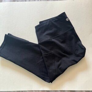 HealthYoga High Waisted Capri Leggings, Black w/Pockets, Size XL, NWOT